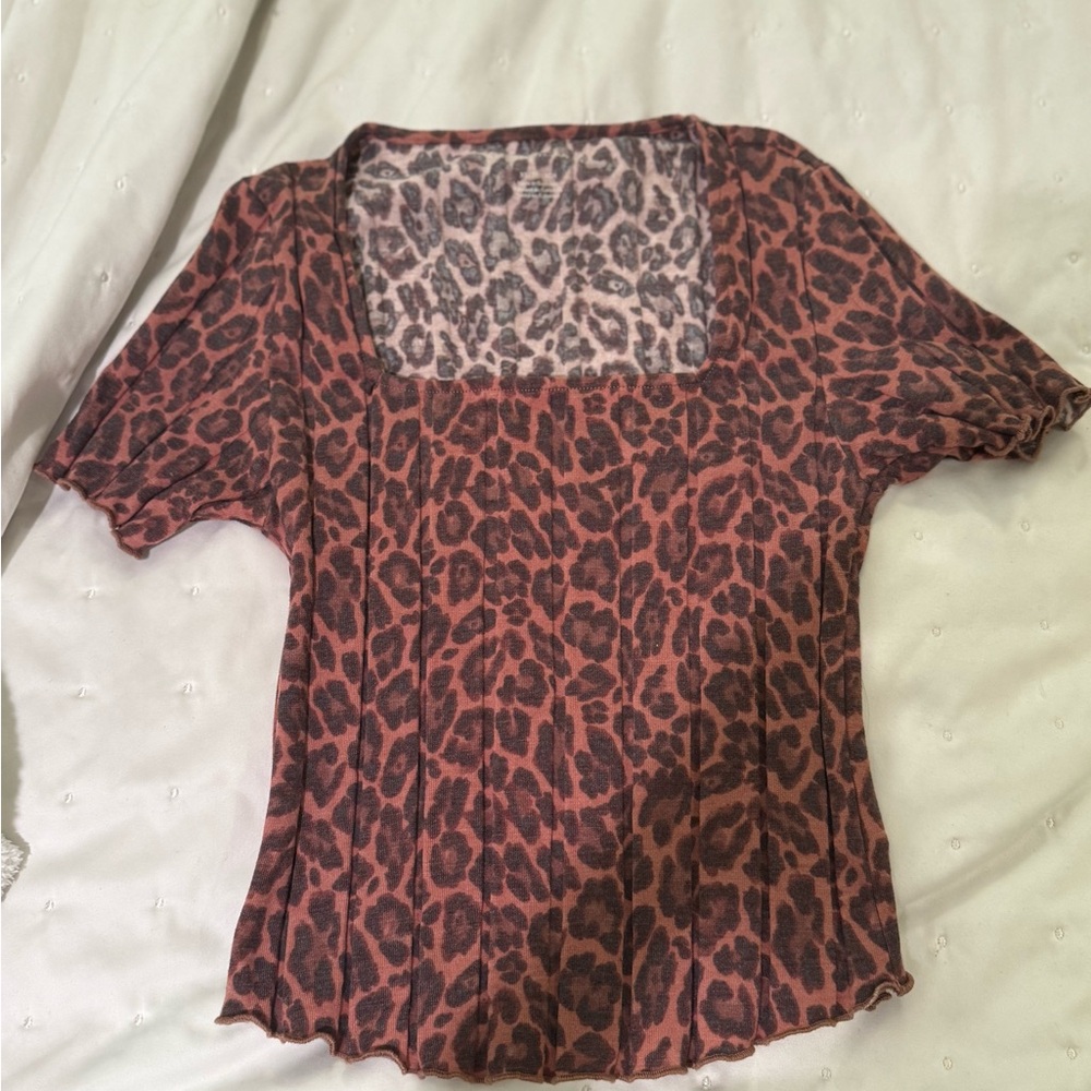 American Eagle Outfitters Animal Print Short Sleeve Top